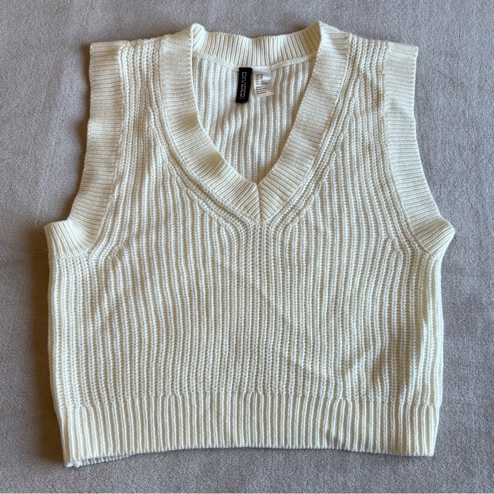 H&M Off-White Ribbed Knit Vest